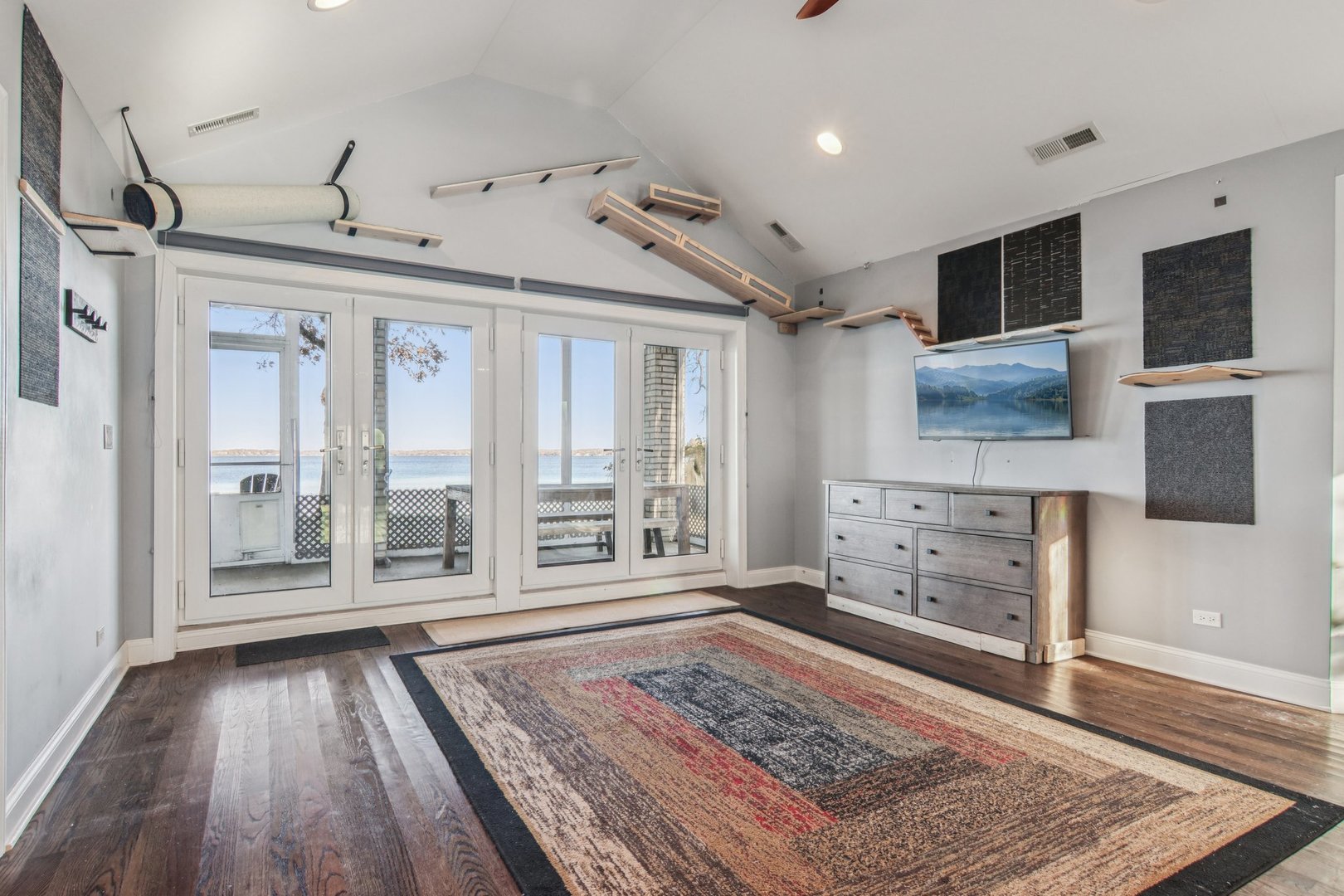 67 Cora Avenue, Fox Lake, IL 60020