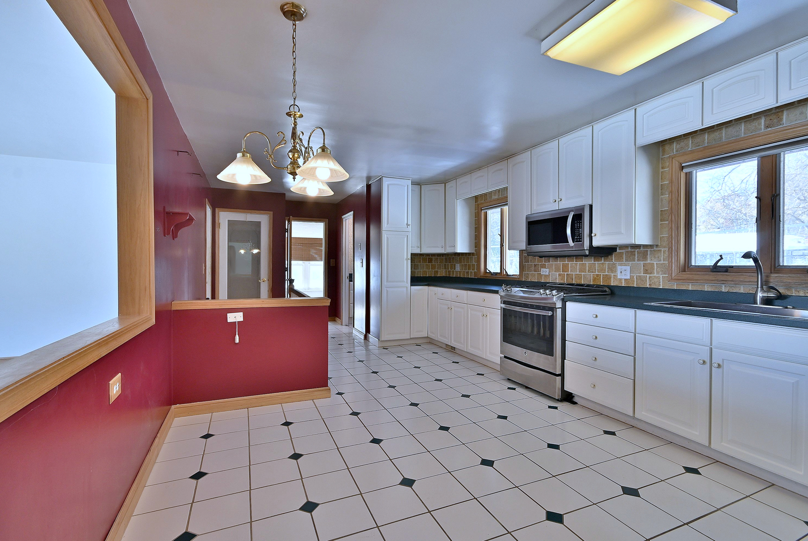 406 Hillcrest Drive, Prospect Heights, IL 60070