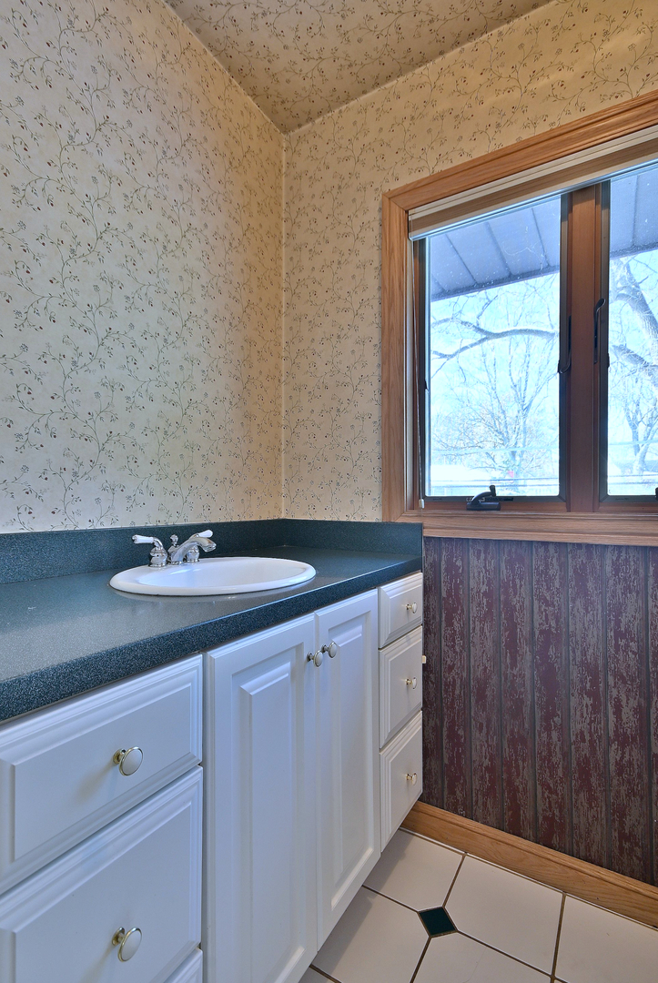 406 Hillcrest Drive, Prospect Heights, IL 60070