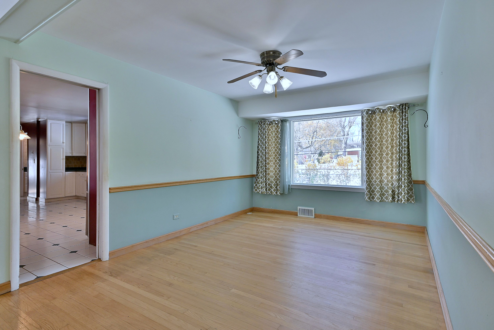 406 Hillcrest Drive, Prospect Heights, IL 60070