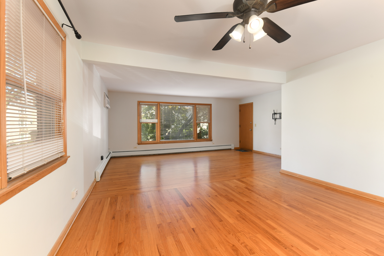 8629 W Summerdale Avenue #2, Chicago, IL 60656