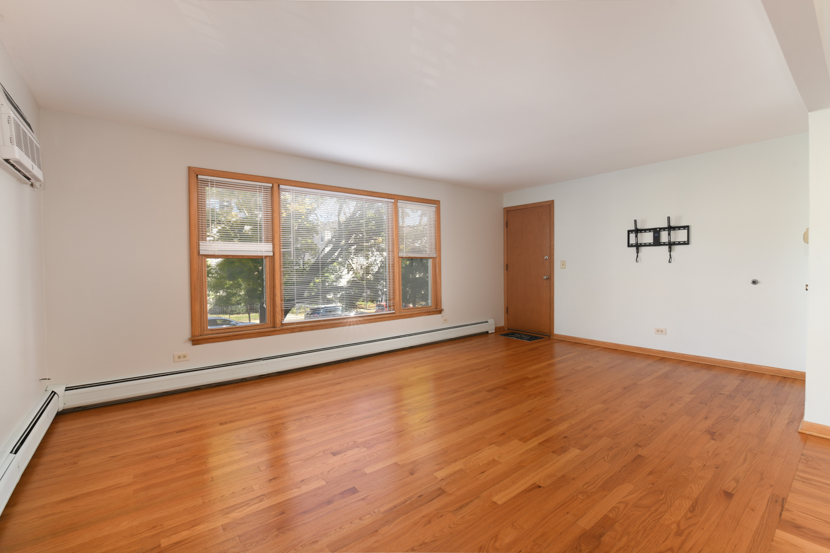 8629 W Summerdale Avenue #2, Chicago, IL 60656