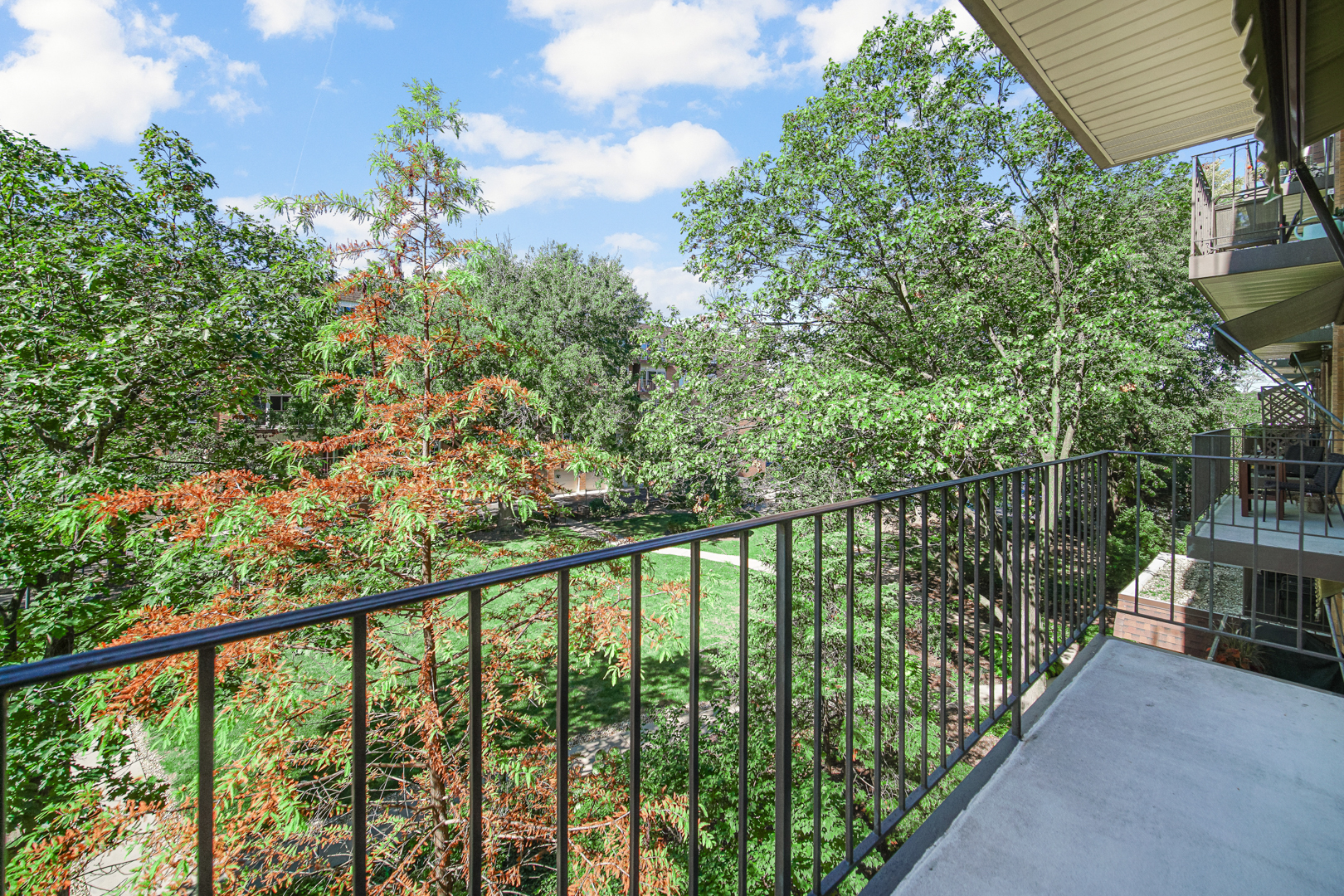 445 N Park Boulevard #3F, Glen Ellyn, IL 60137