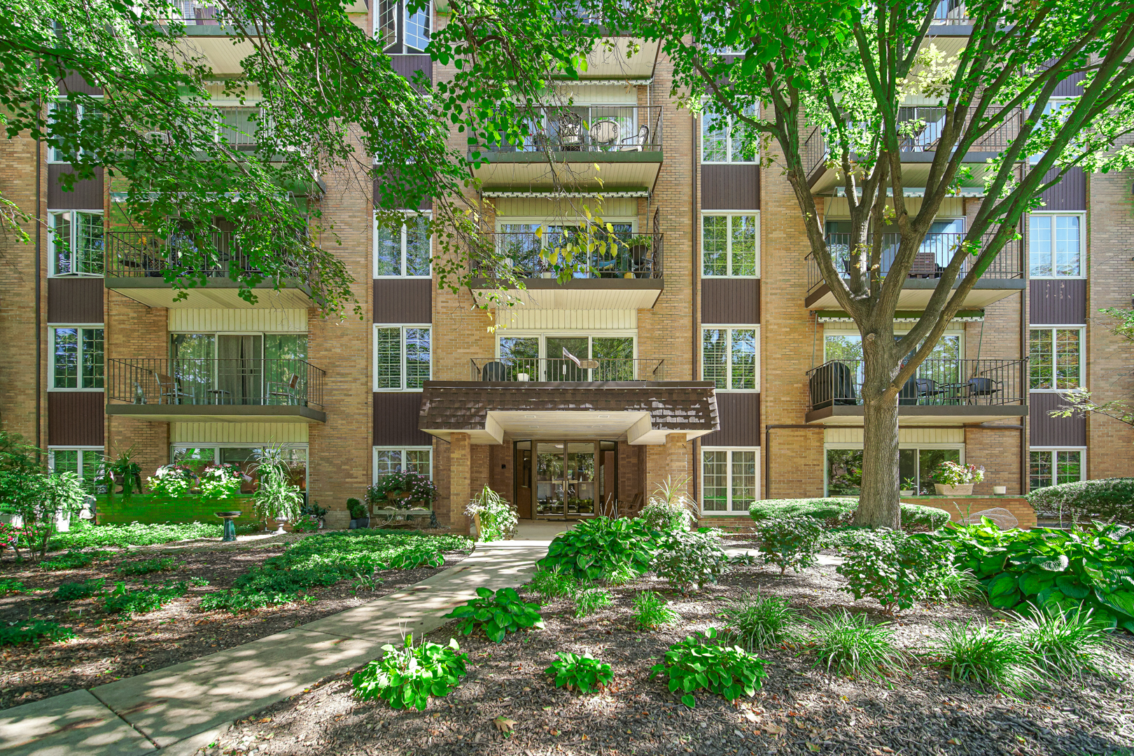445 N Park Boulevard #3F, Glen Ellyn, IL 60137