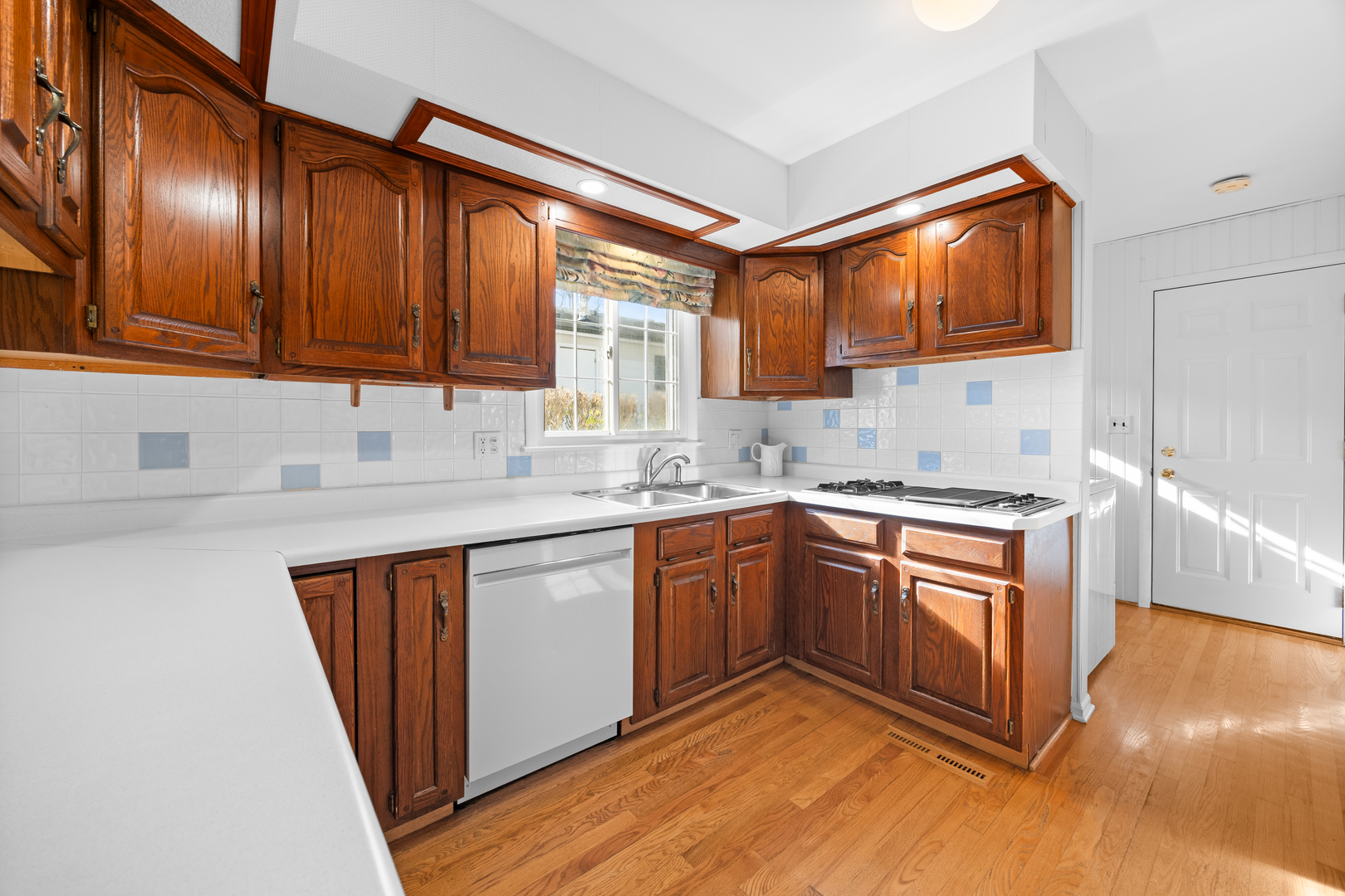 Arlington Heights, IL 60005