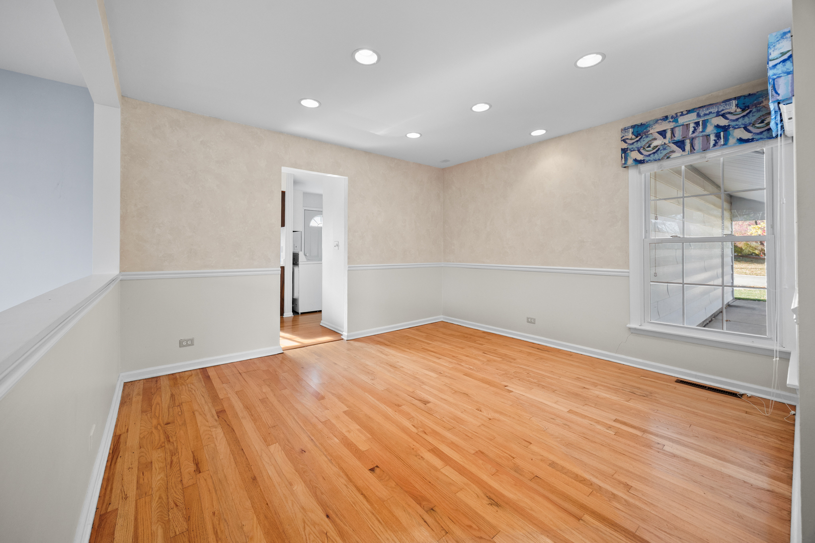 Arlington Heights, IL 60005