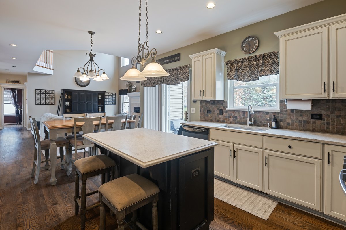 12717 Wexford Drive, Plainfield, IL 60585