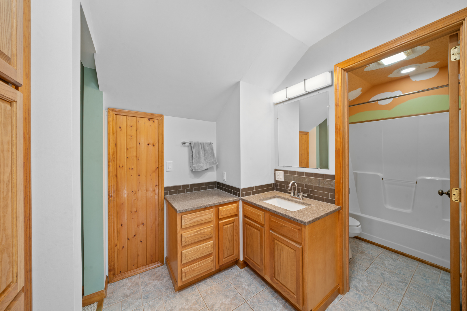 43W140 Campton Hills Road, Elburn, IL 60119