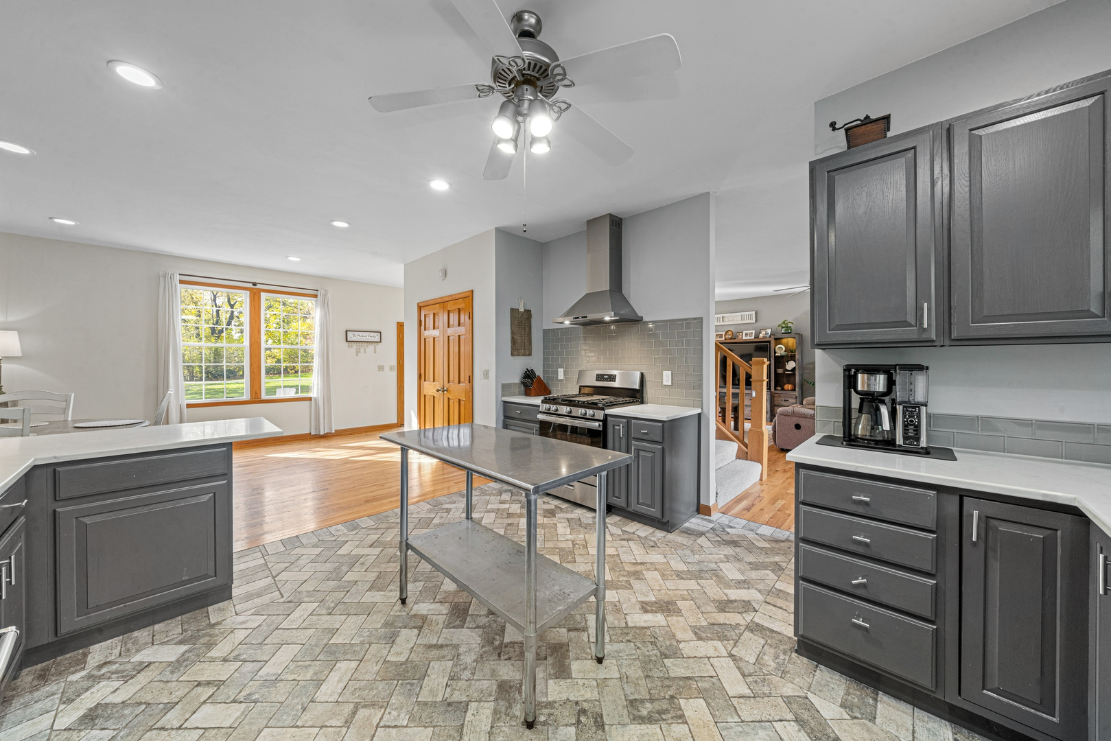 43W140 Campton Hills Road, Elburn, IL 60119