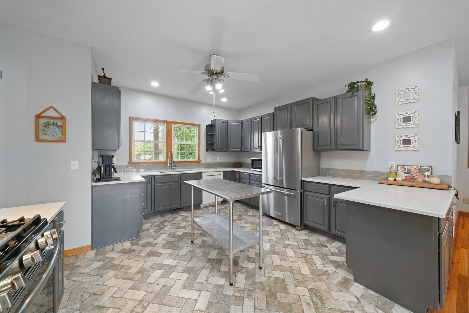 43W140 Campton Hills Road, Elburn, IL 60119