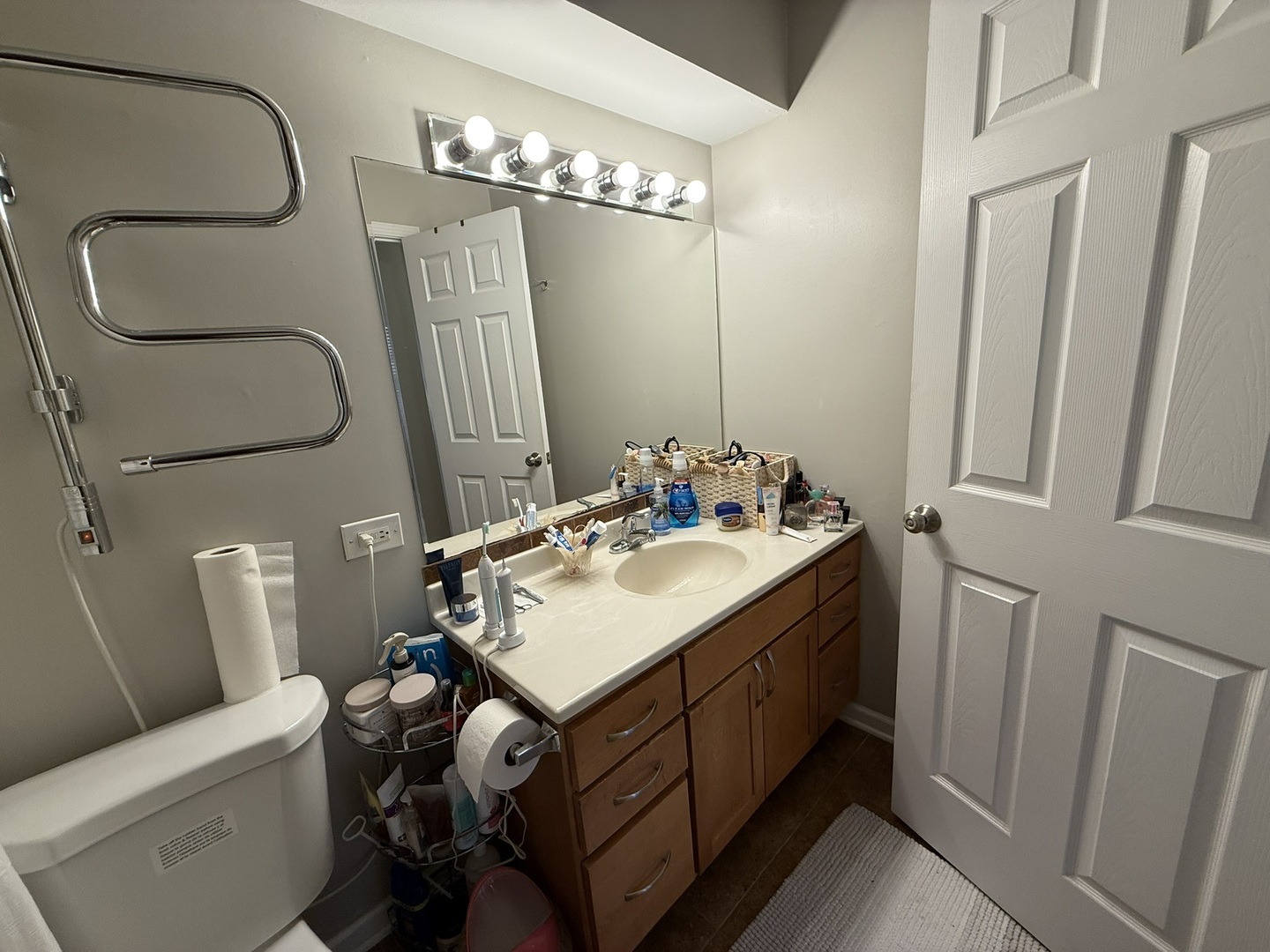 2208 Country Club Drive #2, Woodridge, IL 60517