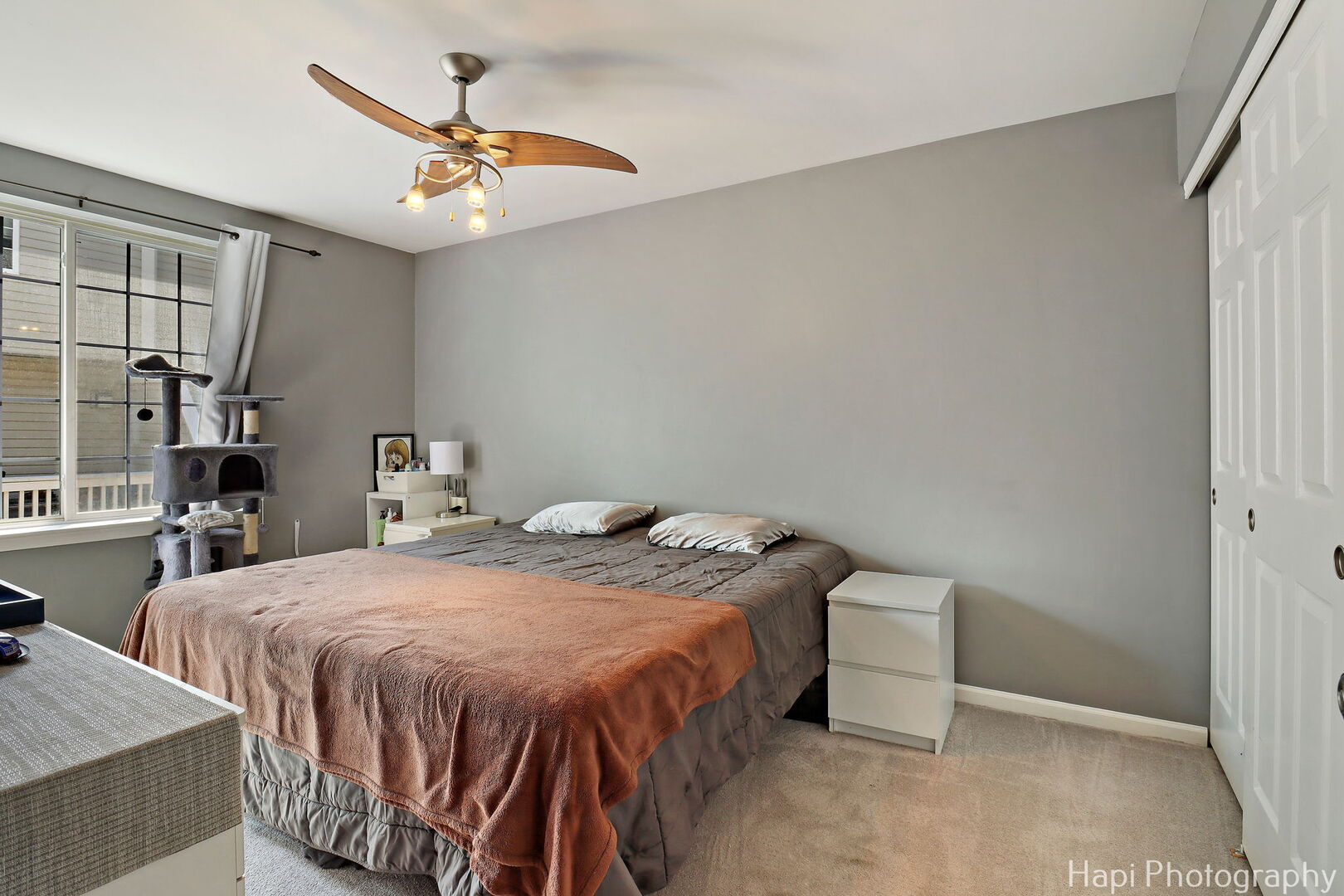 337 W Treehouse Lane #11-2, Round Lake, IL 60073