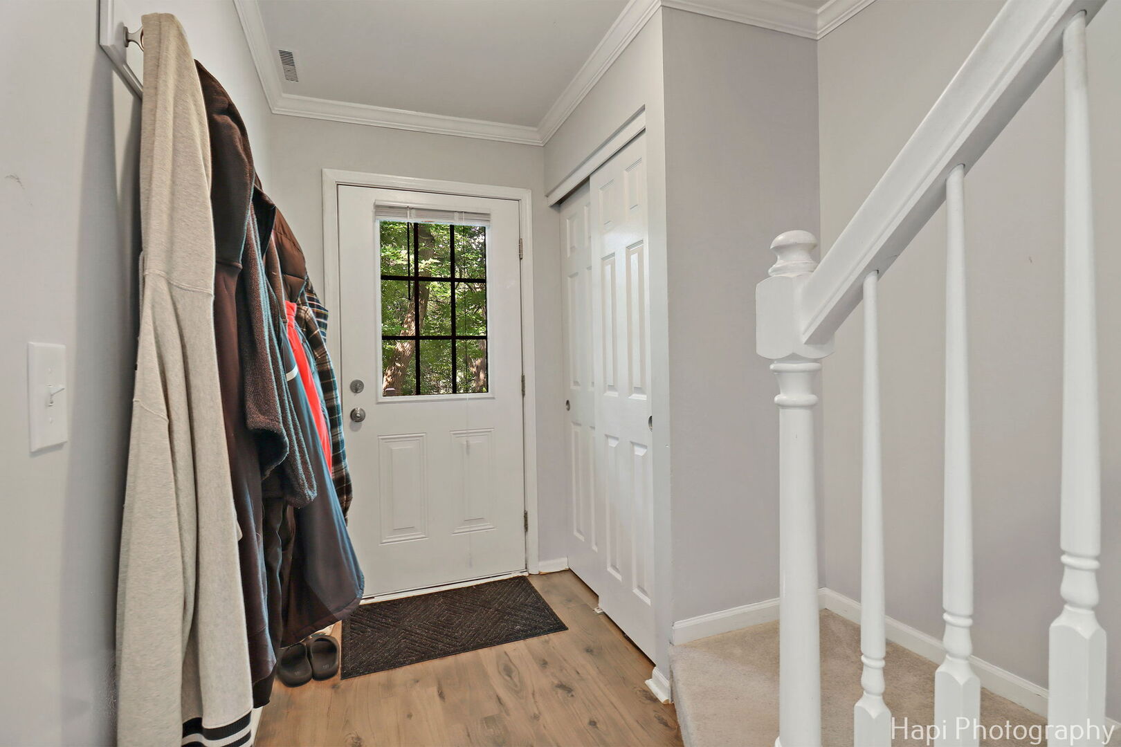 337 W Treehouse Lane #11-2, Round Lake, IL 60073