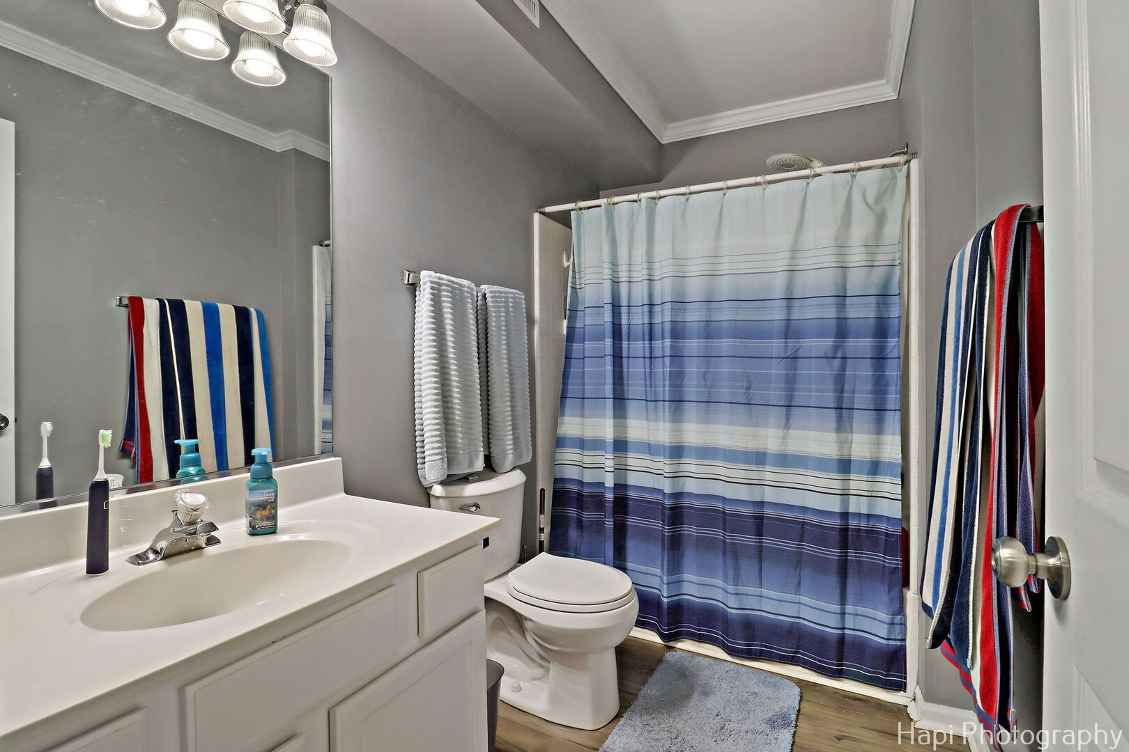 337 W Treehouse Lane #11-2, Round Lake, IL 60073