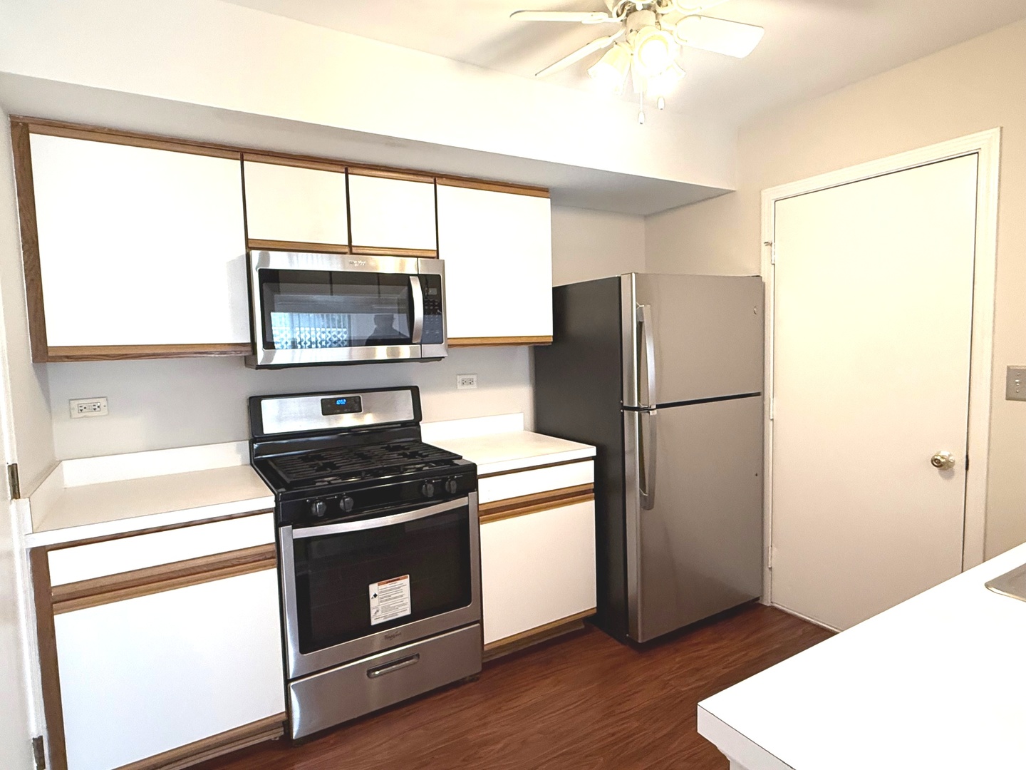 408 Trenton Court, Aurora, IL 60504