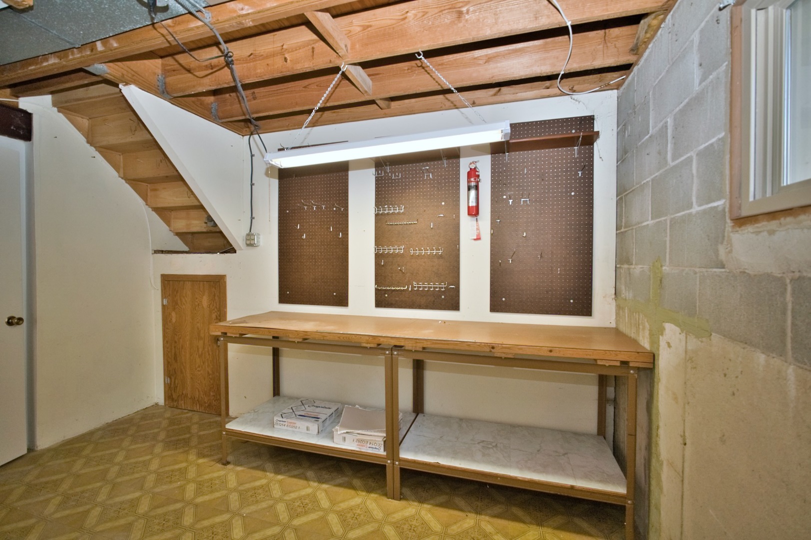 1042 W Central Road, Mount Prospect, IL 60056