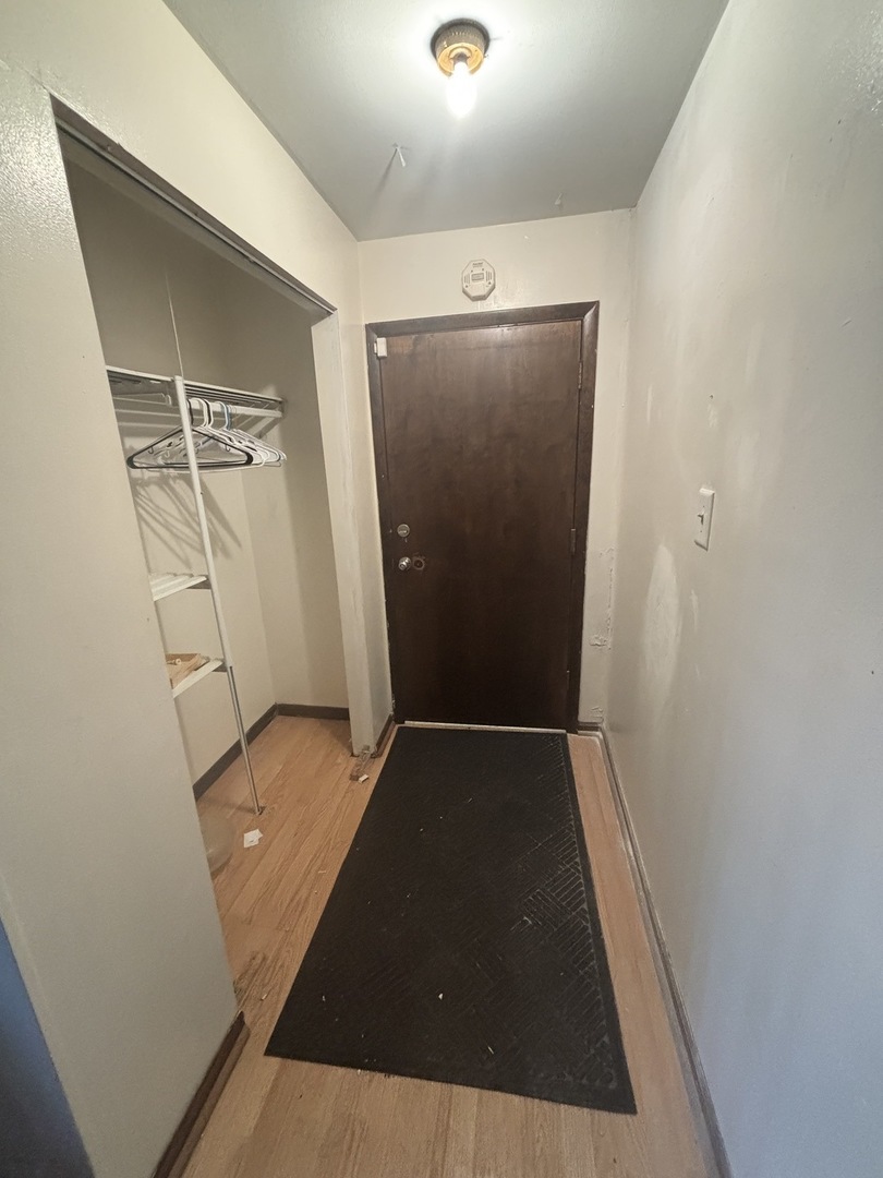 1050 Holbrook Road #1H, Homewood, IL 60430