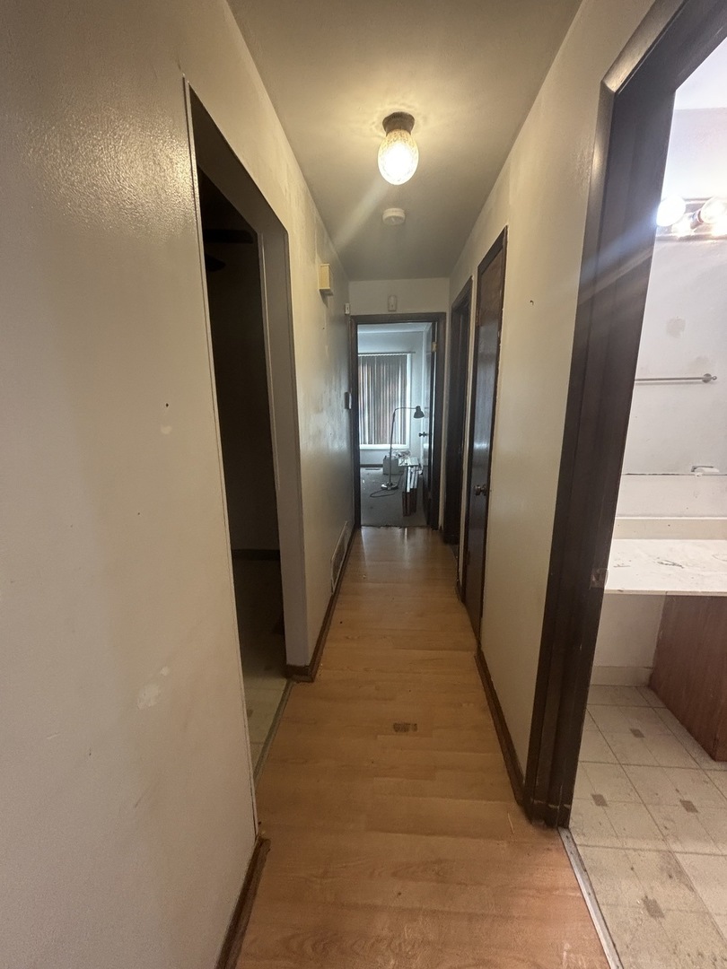 1050 Holbrook Road #1H, Homewood, IL 60430