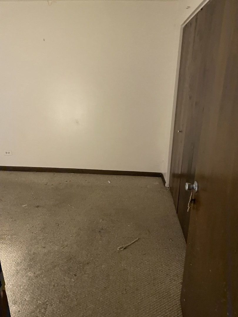 1050 Holbrook Road #1H, Homewood, IL 60430