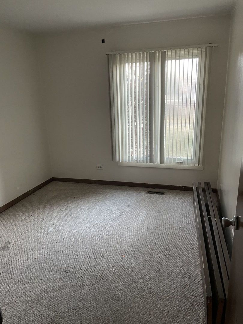 1050 Holbrook Road #1H, Homewood, IL 60430