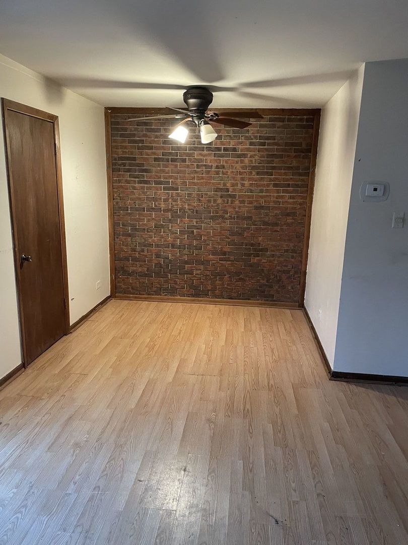 1050 Holbrook Road #1H, Homewood, IL 60430