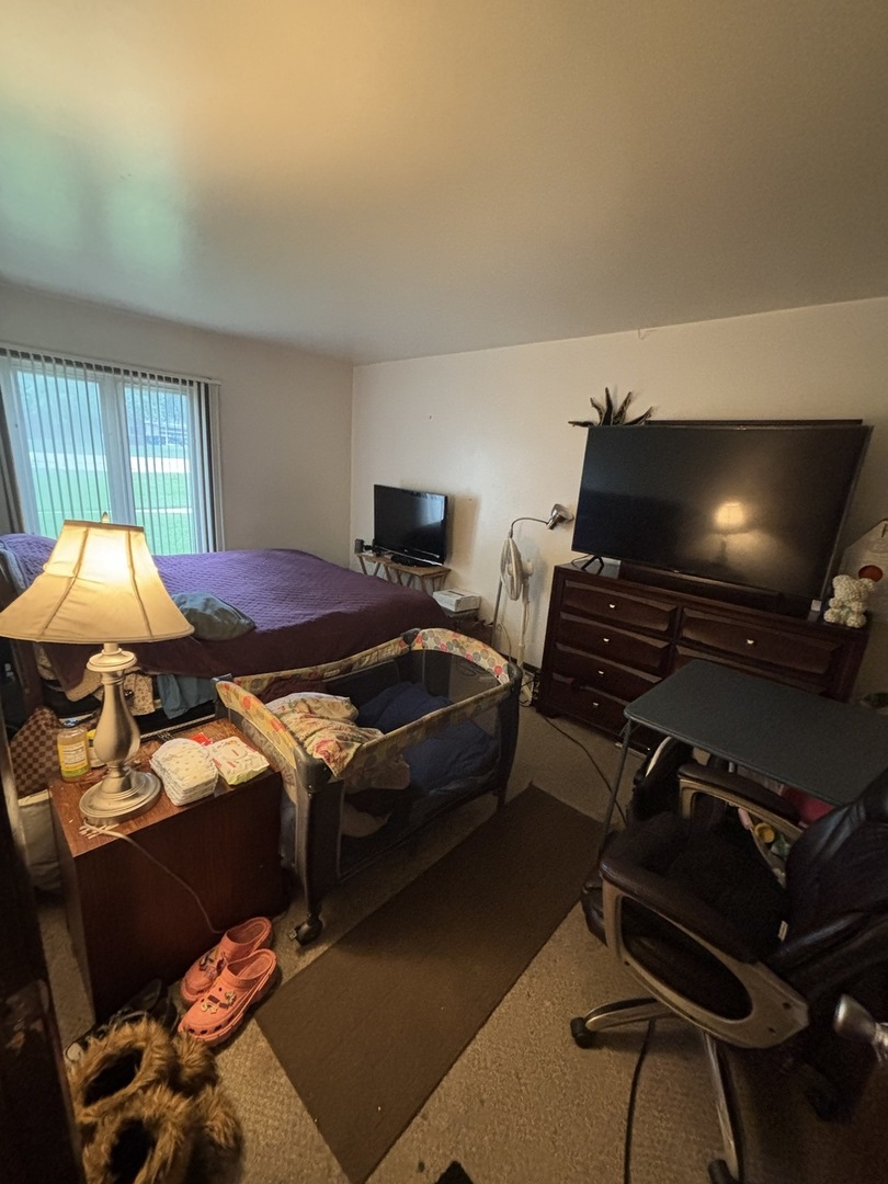 1050 Holbrook Road #1H, Homewood, IL 60430