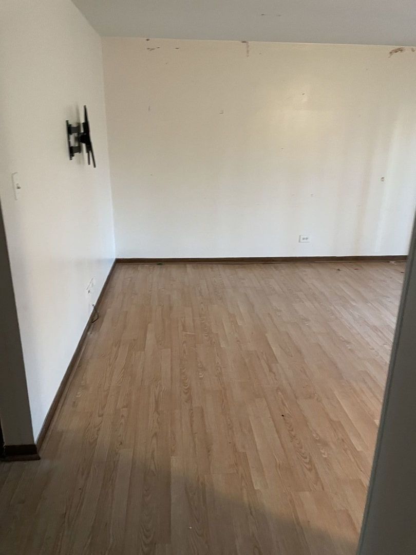 1050 Holbrook Road #1H, Homewood, IL 60430