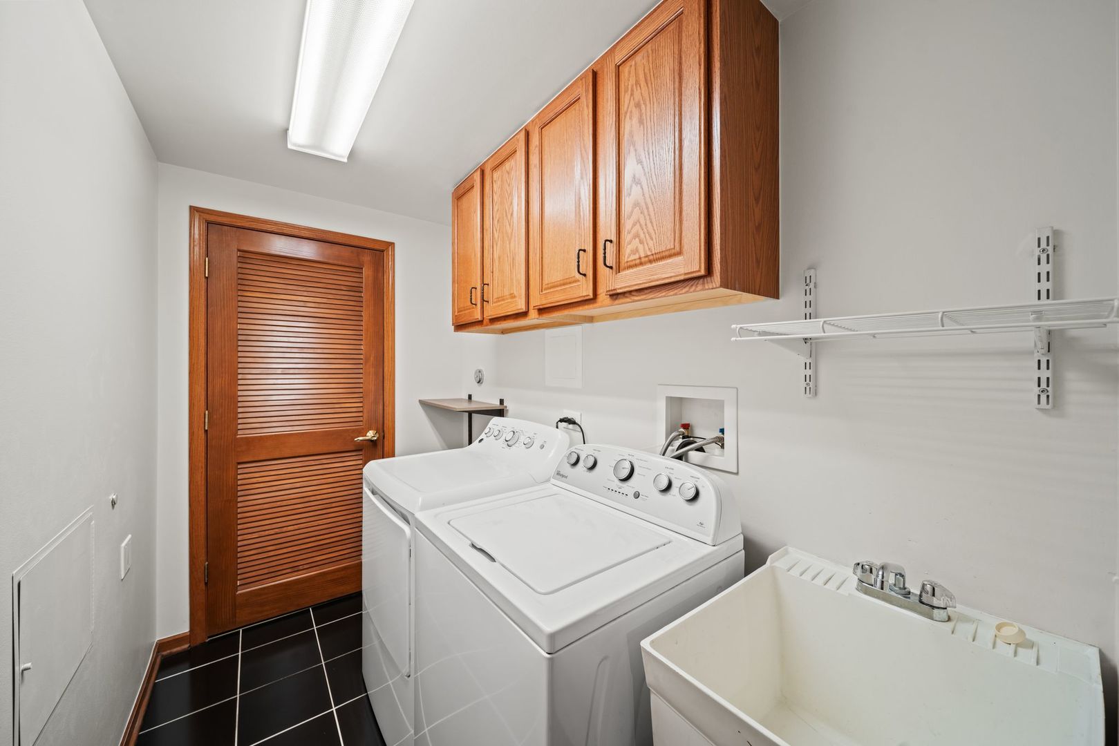 601 W Rand Road #207, Arlington Heights, IL 60004