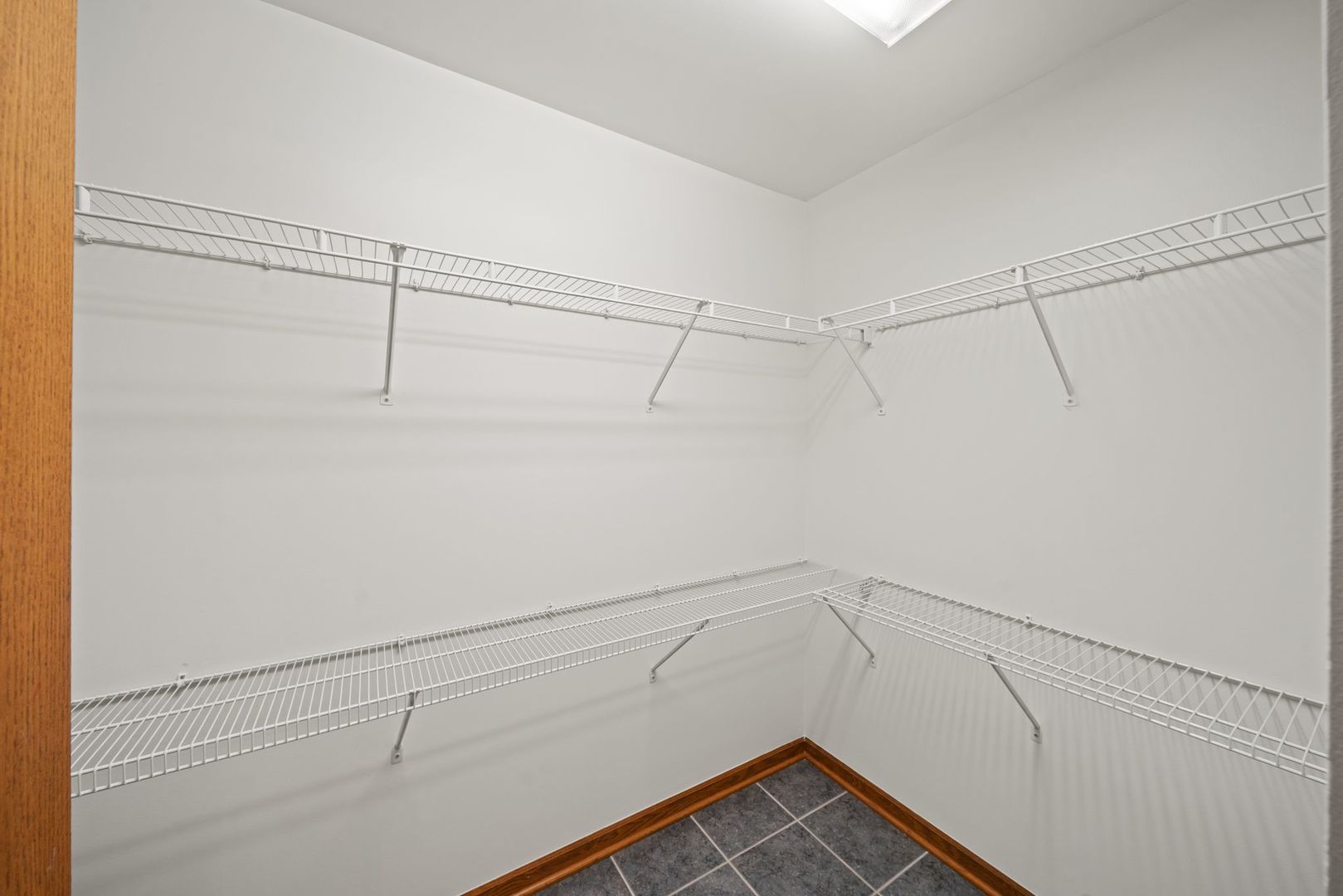 601 W Rand Road #207, Arlington Heights, IL 60004