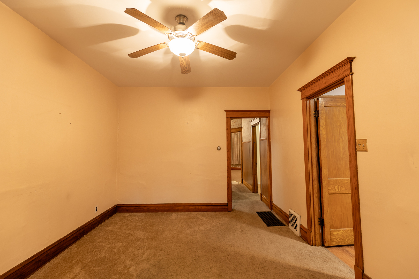 1133 S Ridgeland Avenue, Oak Park, IL 60304