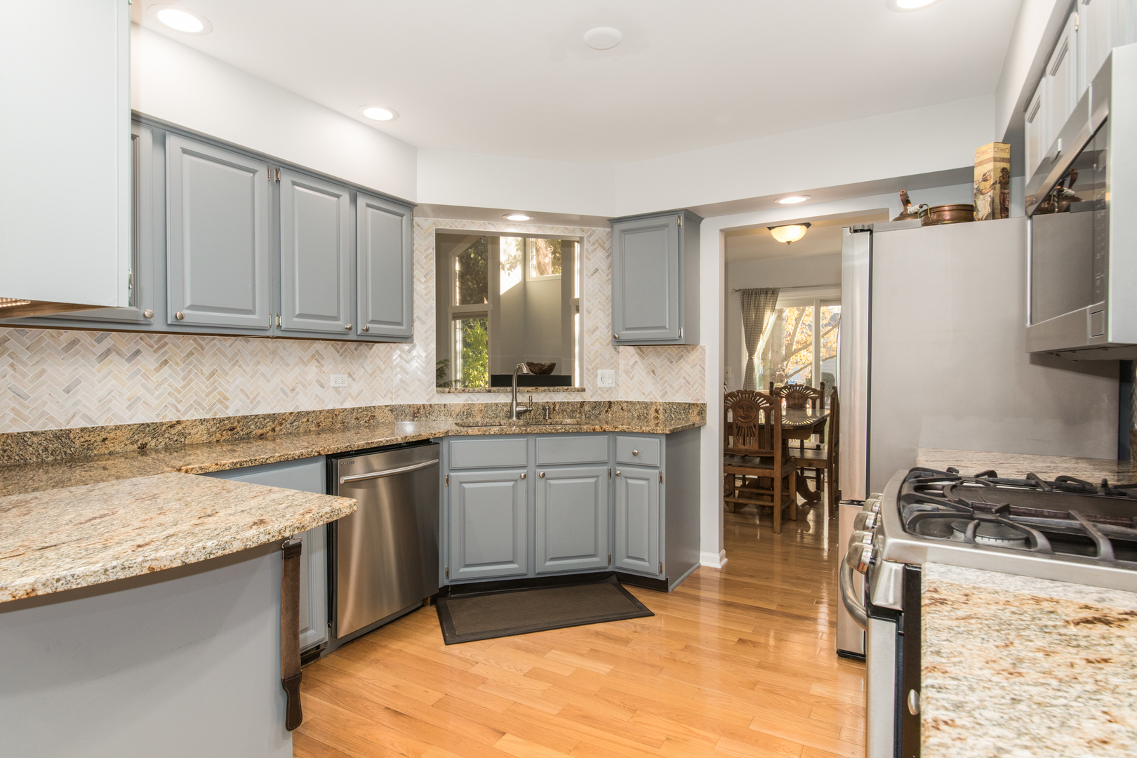 1068 MATTANDE Lane, Naperville, IL 60540