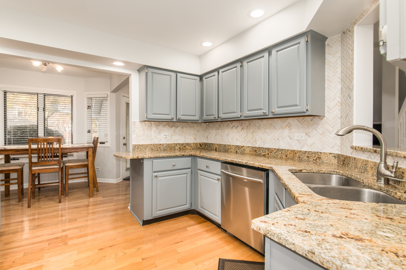 1068 MATTANDE Lane, Naperville, IL 60540