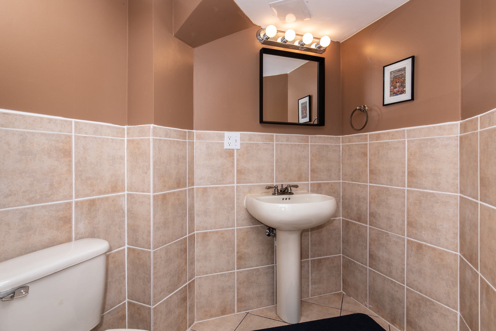 1068 MATTANDE Lane, Naperville, IL 60540