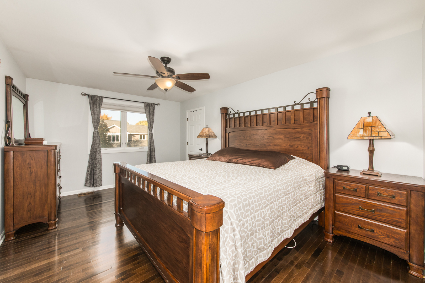 1068 MATTANDE Lane, Naperville, IL 60540