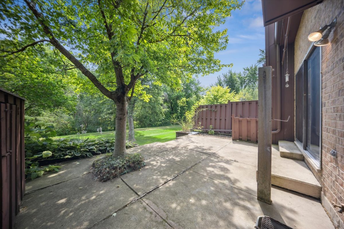 567 Cress Creek Lane, Crystal Lake, IL 60014