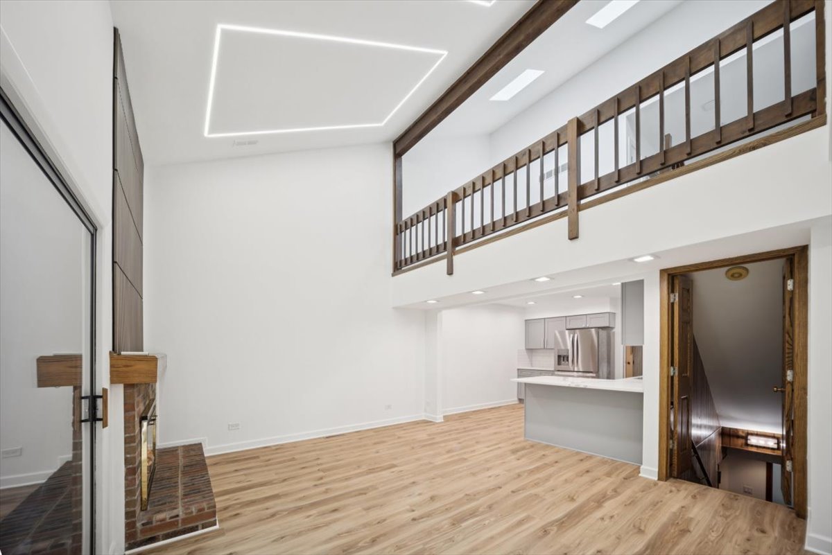 567 Cress Creek Lane, Crystal Lake, IL 60014