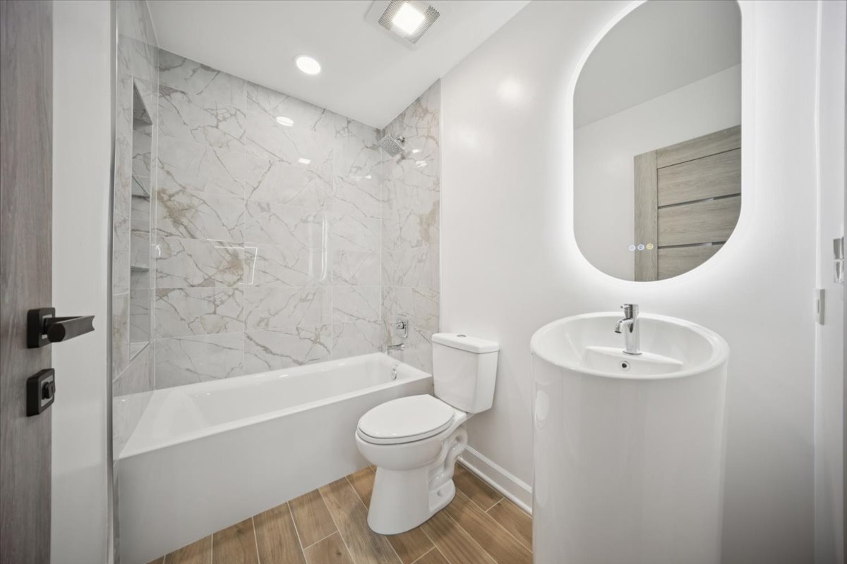 567 Cress Creek Lane, Crystal Lake, IL 60014