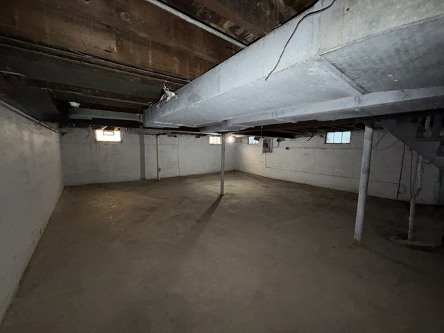 289 W 16th Street, Chicago Heights, IL 60411