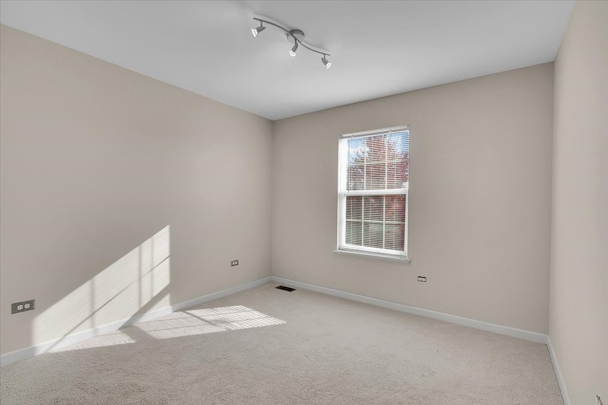 1120 TRILLIUM Lane, Shorewood, IL 60404