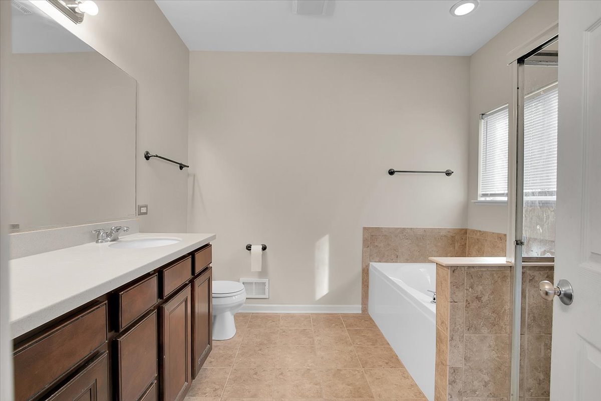 1120 TRILLIUM Lane, Shorewood, IL 60404