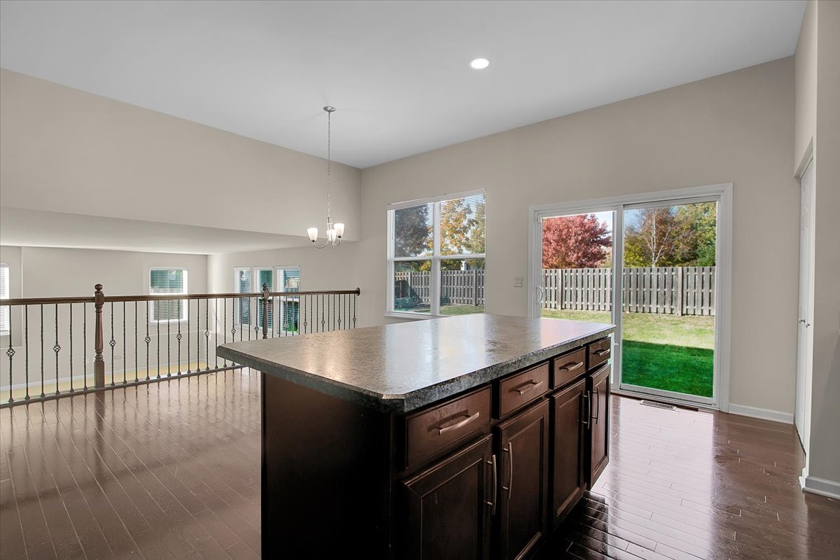 1120 TRILLIUM Lane, Shorewood, IL 60404