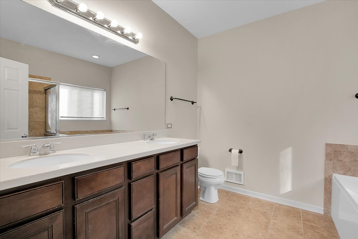 1120 TRILLIUM Lane, Shorewood, IL 60404