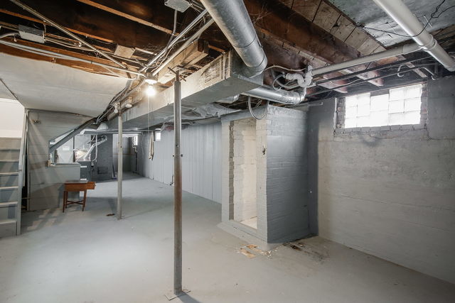 221 Elm Street, Batavia, IL 60510