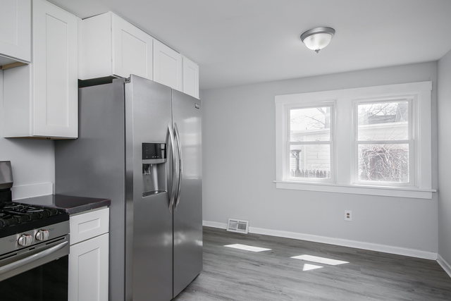 221 Elm Street, Batavia, IL 60510