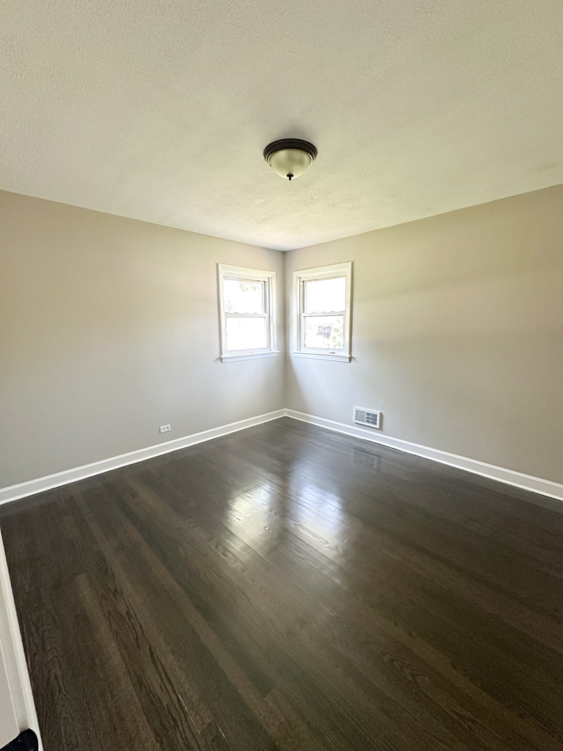 9405 S 76th Court, Hickory Hills, IL 60457