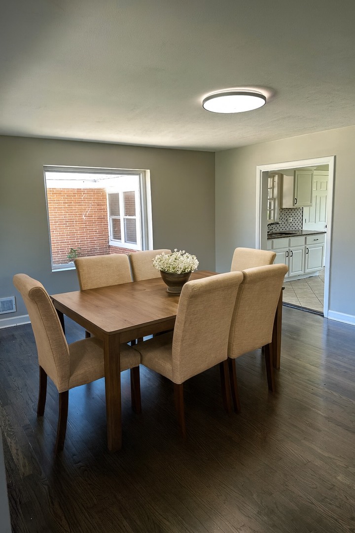 9405 S 76th Court, Hickory Hills, IL 60457