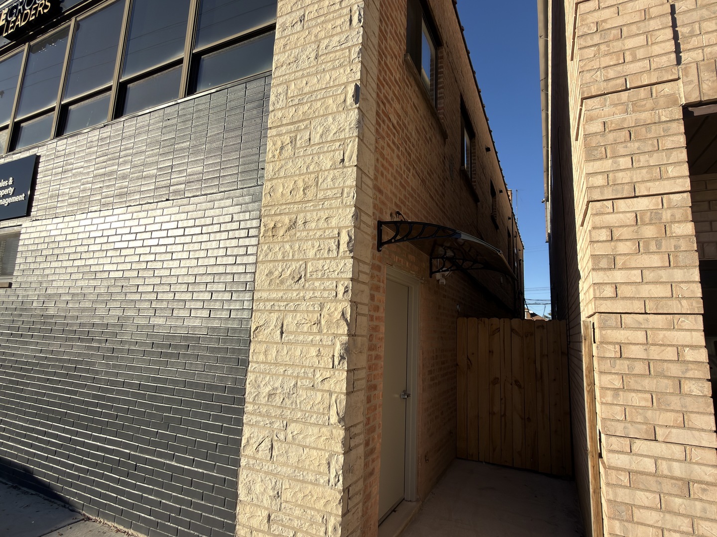 6240 W Belmont Avenue #102, Chicago, IL 60634