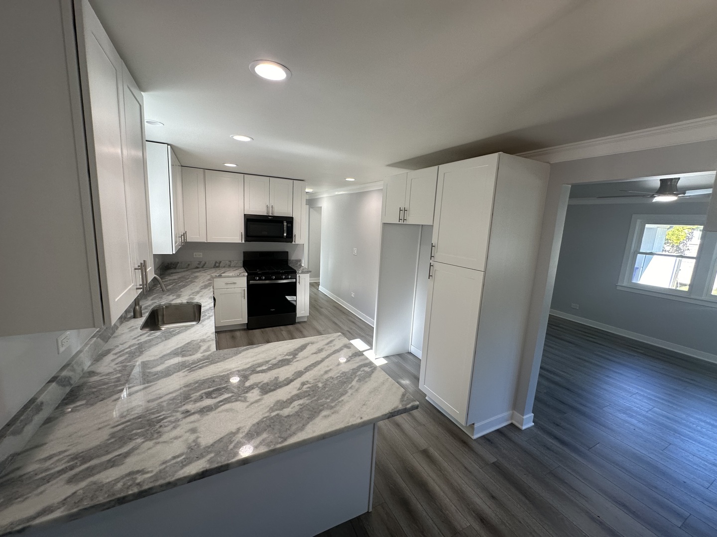 326 Indian Drive, Glen Ellyn, IL 60137