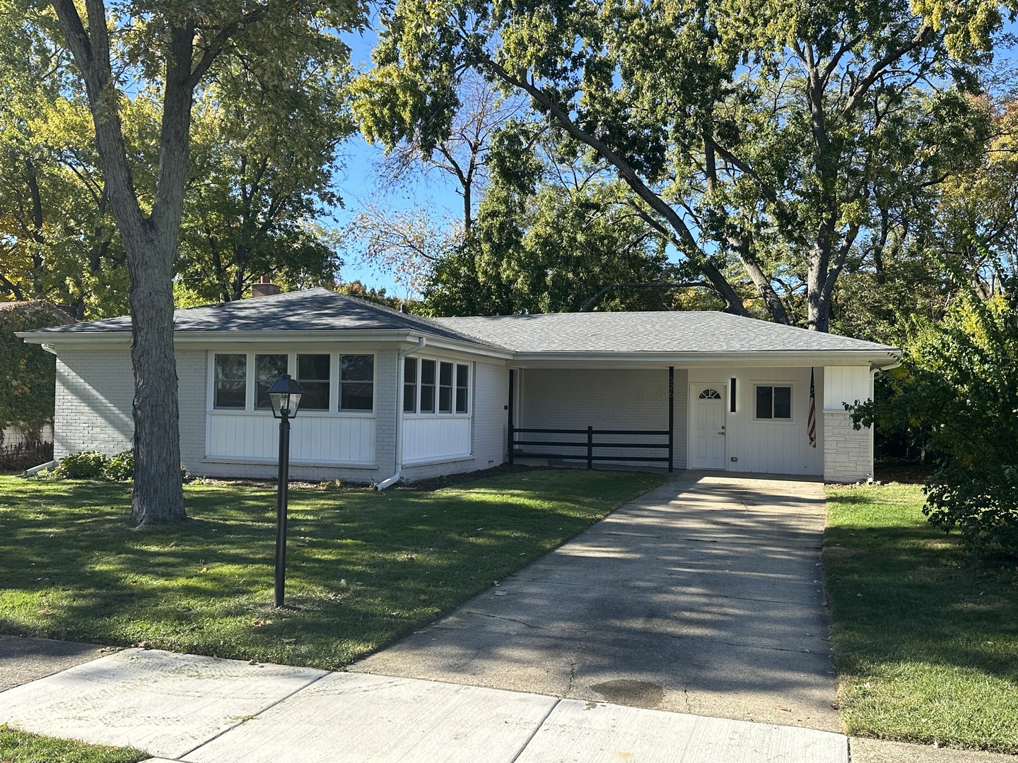 326 Indian Drive, Glen Ellyn, IL 60137