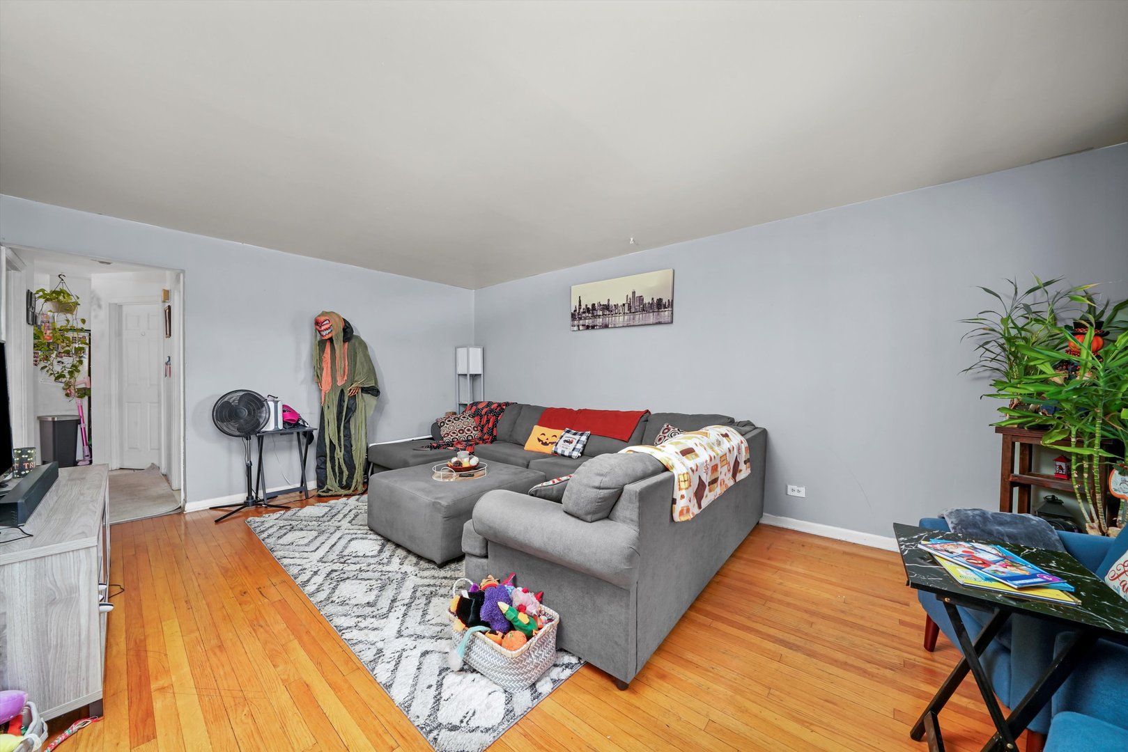 7549 S Roberts Road, Bridgeview, IL 60455